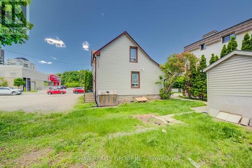 11 Simcoe Street, Cambridge, ON - Outdoor
