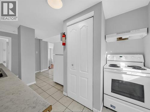 1153 University, Windsor, ON - Indoor Photo Showing Kitchen