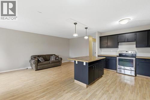 5187 Chute Lake Crescent, Kelowna, BC - Indoor Photo Showing Kitchen