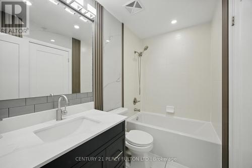 314 - 181 Village Green Square, Toronto, ON - Indoor Photo Showing Bathroom