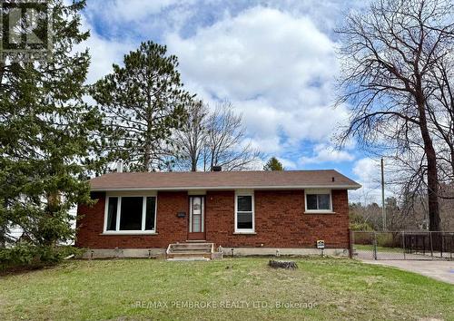 114 HEMLOCK STREET  Petawawa, ON K8H 3C2