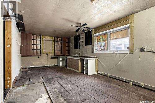 960 Mccarthy Boulevard, Regina, SK - Indoor