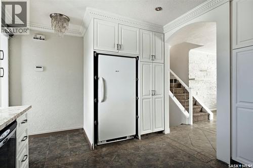 960 Mccarthy Boulevard, Regina, SK - Indoor Photo Showing Kitchen