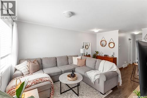 320 522 Cornish Road, Saskatoon, SK - Indoor Photo Showing Living Room