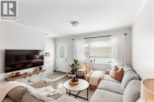 320 522 Cornish Road, Saskatoon, SK - Indoor Photo Showing Living Room