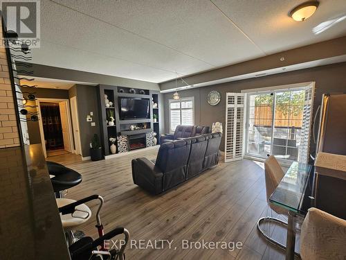 102 - 308 Watson Parkway N, Guelph, ON - Indoor Photo Showing Kitchen With Double Sink