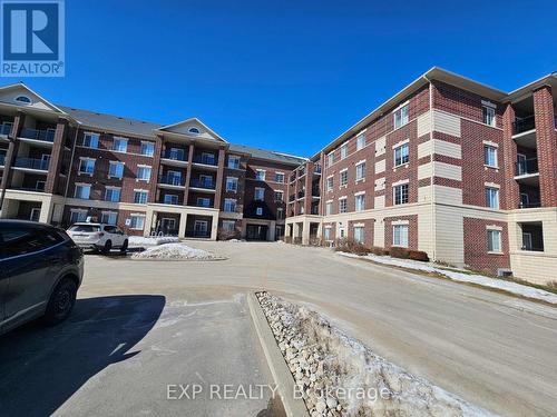 102 - 308 Watson Parkway N, Guelph, ON - Indoor