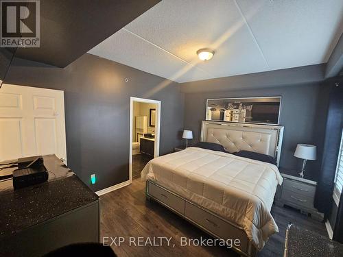 102 - 308 Watson Parkway N, Guelph, ON - Indoor Photo Showing Living Room