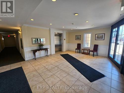 102 - 308 Watson Parkway N, Guelph, ON - Indoor