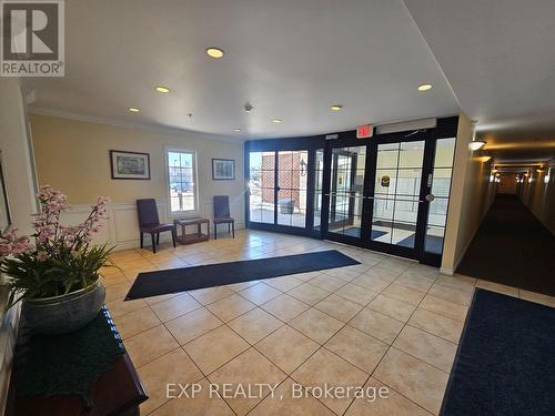 102 - 308 Watson Parkway N, Guelph, ON - Indoor