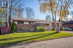 25 BEVERLY ROAD  Brantford, ON N3S 6W6