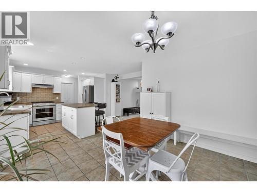 982 Paret Crescent, Kelowna, BC - Indoor