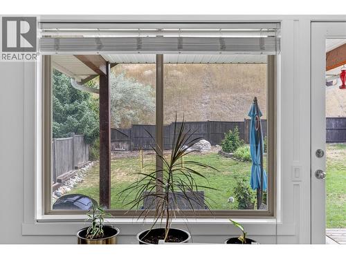 982 Paret Crescent, Kelowna, BC - Indoor Photo Showing Other Room