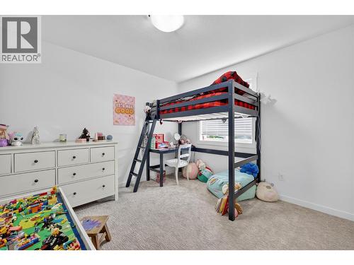 982 Paret Crescent, Kelowna, BC - Indoor Photo Showing Bedroom