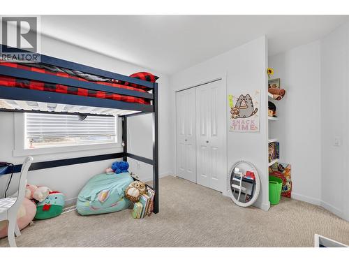 982 Paret Crescent, Kelowna, BC - Indoor Photo Showing Bedroom