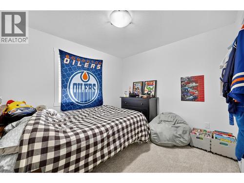 982 Paret Crescent, Kelowna, BC - Indoor Photo Showing Bedroom