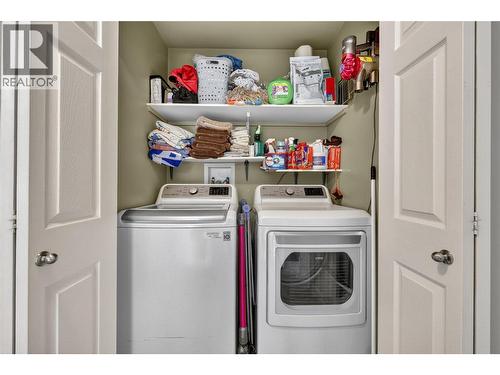 982 Paret Crescent, Kelowna, BC - Indoor Photo Showing Laundry Room