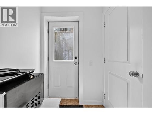 982 Paret Crescent, Kelowna, BC - Indoor Photo Showing Other Room