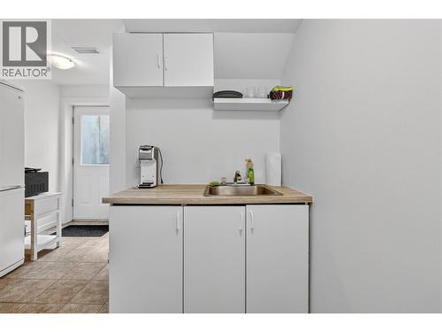 982 Paret Crescent, Kelowna, BC - Indoor