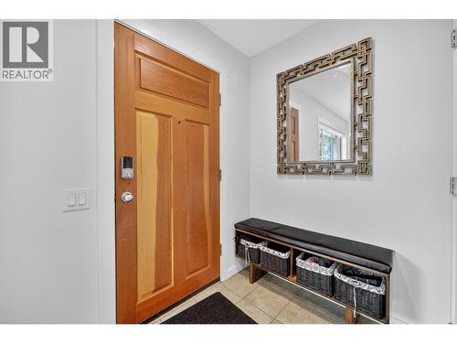 982 Paret Crescent, Kelowna, BC - Indoor Photo Showing Other Room