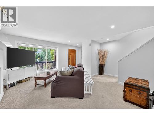 982 Paret Crescent, Kelowna, BC - Indoor