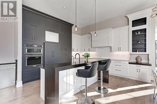 1 Windrose Valley Boulevard, Clearview, ON - Indoor Photo Showing Kitchen With Upgraded Kitchen