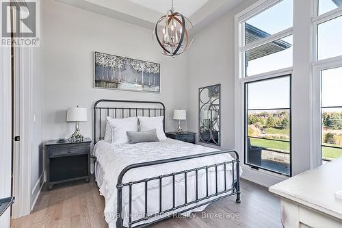 1 Windrose Valley Boulevard, Clearview, ON - Indoor Photo Showing Bedroom