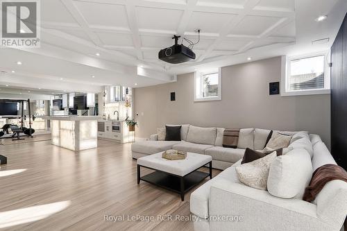 1 Windrose Valley Boulevard, Clearview, ON - Indoor Photo Showing Living Room