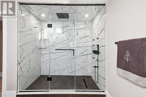 1 Windrose Valley Boulevard, Clearview, ON - Indoor Photo Showing Bathroom