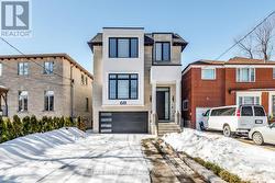 68 LYNNHAVEN ROAD  Toronto, ON M6A 2K9