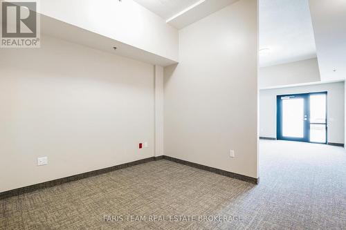 A2 - 301 Junction Road, Clearview, ON - Indoor Photo Showing Other Room