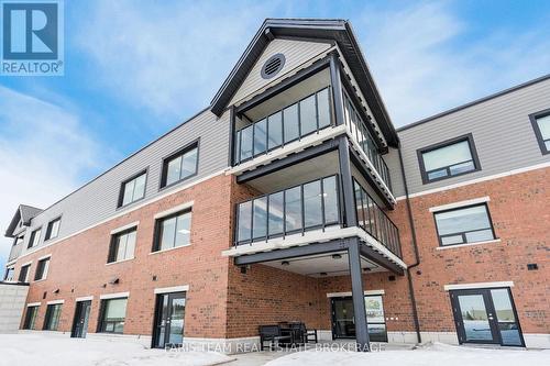 A2 - 301 Junction Road, Clearview, ON - Outdoor With Exterior