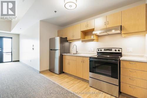A2 - 301 Junction Road, Clearview, ON - Indoor Photo Showing Kitchen