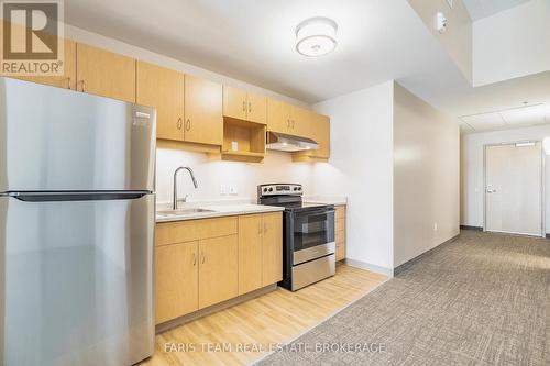 A2 - 301 Junction Road, Clearview, ON - Indoor Photo Showing Kitchen