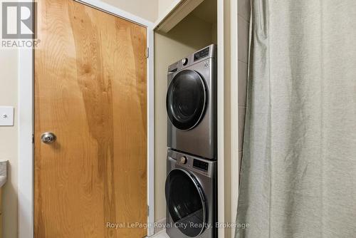 108 - 26 Ontario Street, Guelph (St. Patrick'S Ward), ON - Indoor Photo Showing Laundry Room