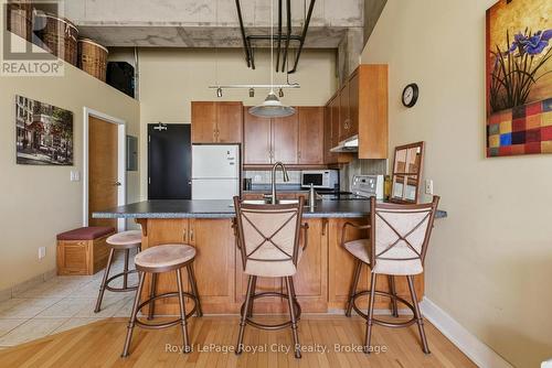 108 - 26 Ontario Street, Guelph (St. Patrick'S Ward), ON - Indoor Photo Showing Kitchen