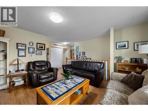 800 Valhalla Drive Unit# 3, Kamloops, BC - Indoor Photo Showing Living Room