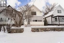 1037 3rd AVENUE NE  Moose Jaw, SK S6H 1E6