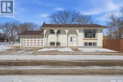 180 Saskatchewan STREET W  Moose Jaw, SK S6H 6L8