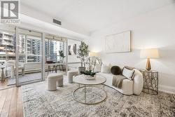 907 - 717 BAY STREET  Toronto, ON M5G 2J9