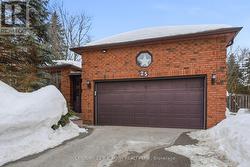 25 AUTUMN LANE  Barrie, ON L4N 6G8