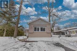 19 MAPLEWOOD AVENUE  Beckwith, ON K7C 3P1