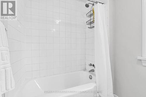 2nd Floor - Bathroom (4 piece) - 9 Rock Avenue, Ottawa, ON - Indoor Photo Showing Bathroom