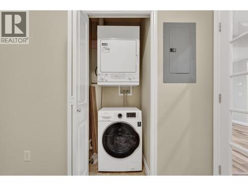 3832 Old Okanagan Highway Unit# 3105, West Kelowna, BC - Indoor Photo Showing Laundry Room