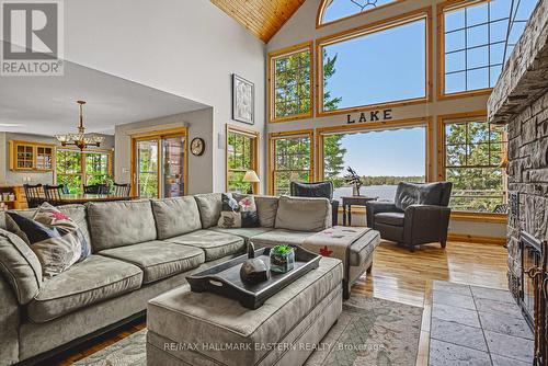 538 Rishor Avenue, Douro-Dummer, ON - Indoor Photo Showing Living Room