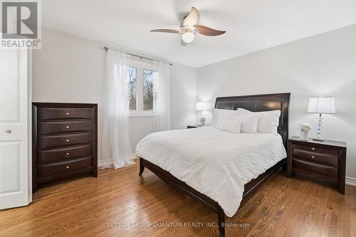 383 Cosburn Crescent, Burlington, ON - Indoor Photo Showing Bedroom