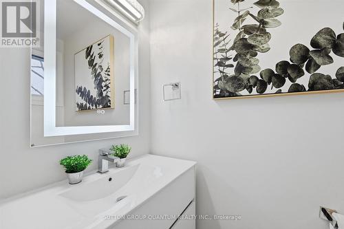 383 Cosburn Crescent, Burlington, ON - Indoor