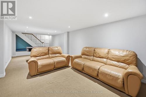 383 Cosburn Crescent, Burlington, ON - Indoor