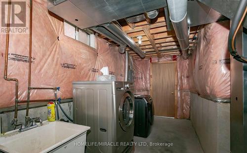 29 Dewridge Court, Brampton, ON - Indoor Photo Showing Laundry Room