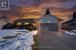 38 ADAMS AVENUE  Tillsonburg, ON N4G 5B3